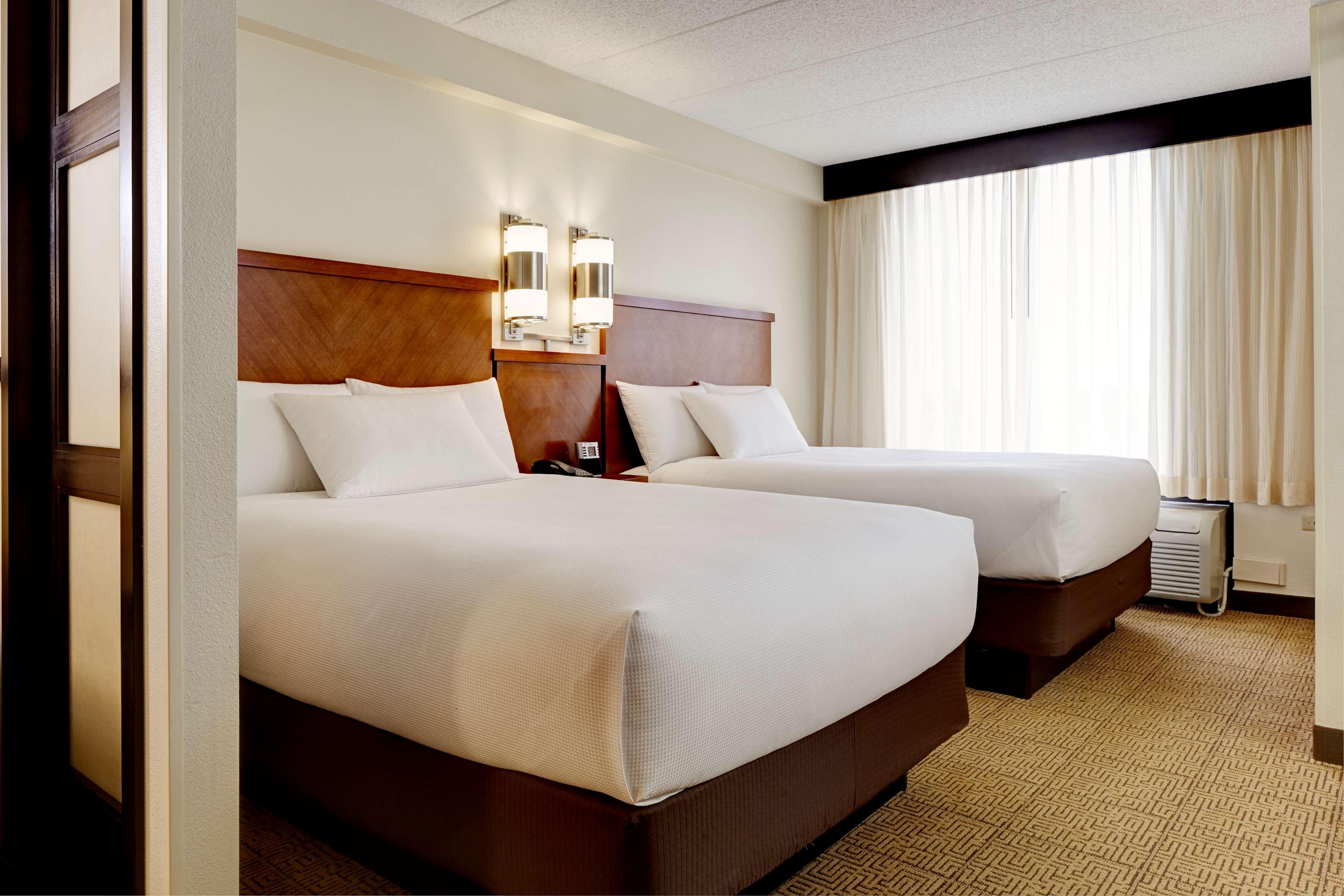 Hyatt Place Indianapolis Airport Exterior photo