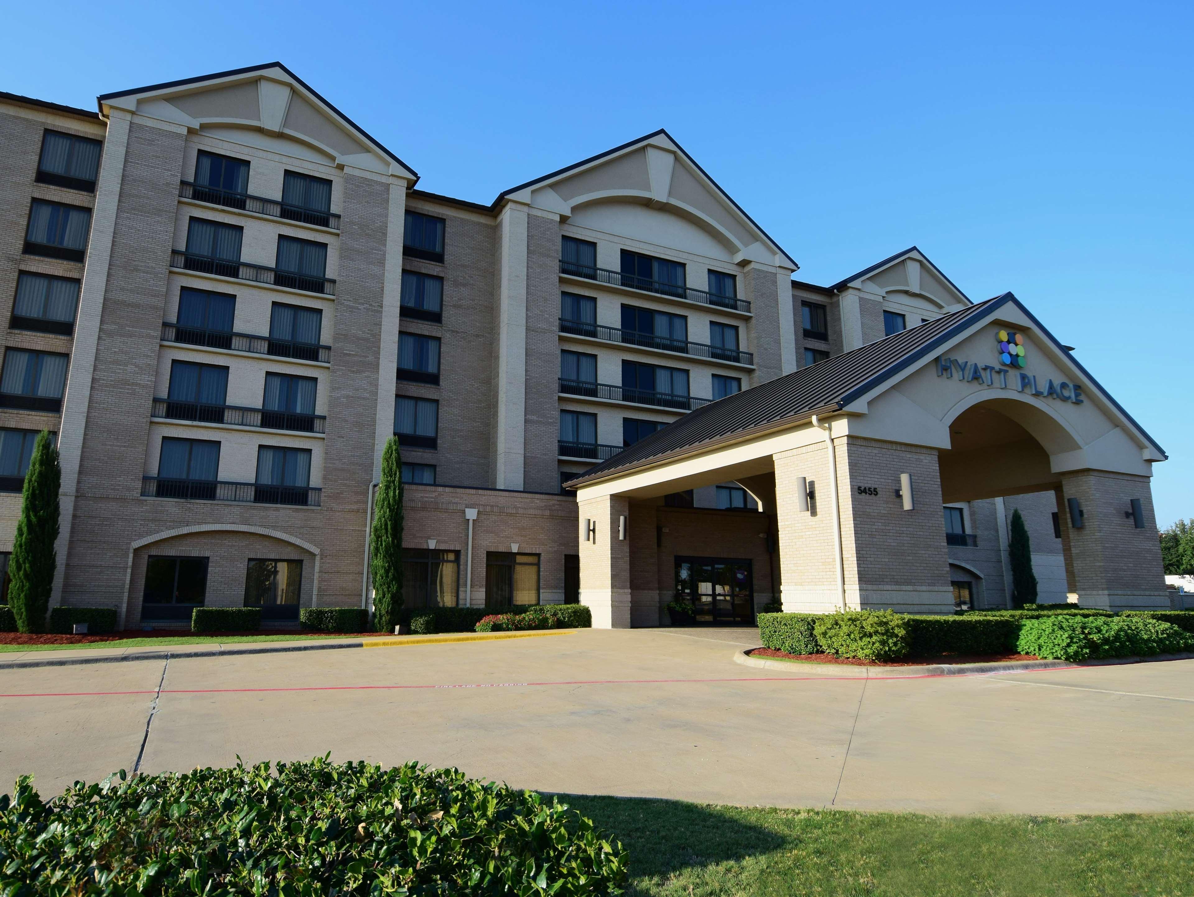 Hyatt Place Indianapolis Airport Exterior photo