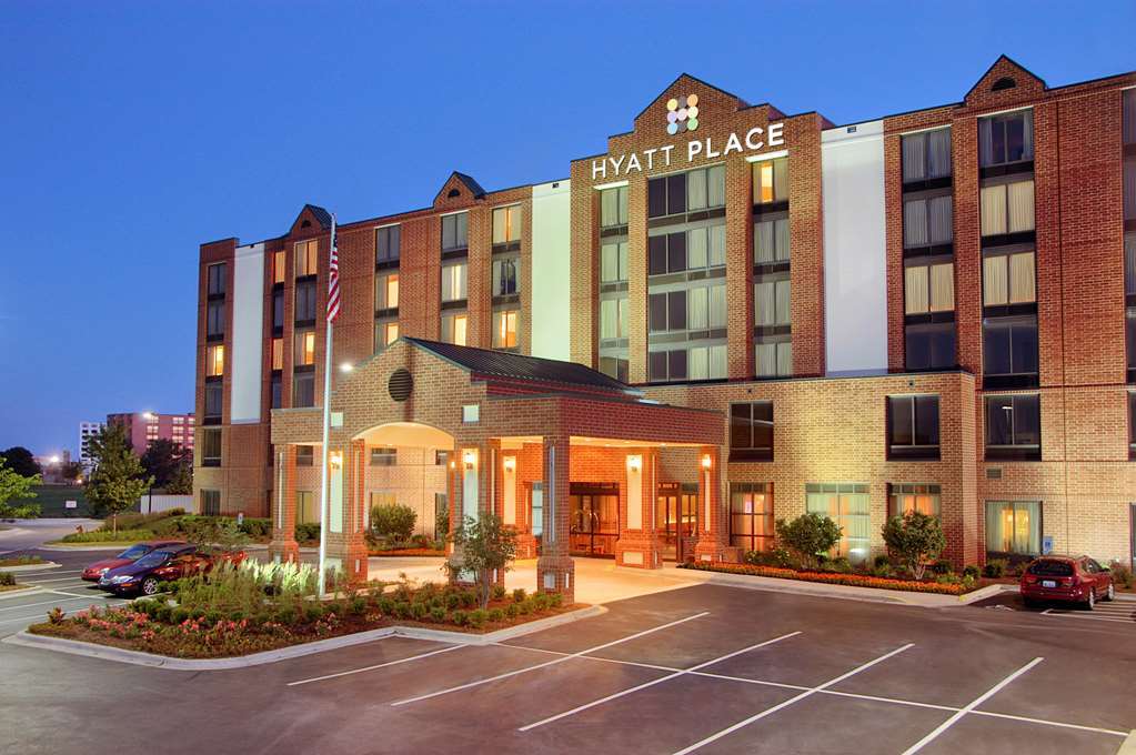 Hyatt Place Indianapolis Airport Exterior photo